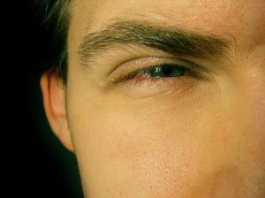555352_squinting_eye